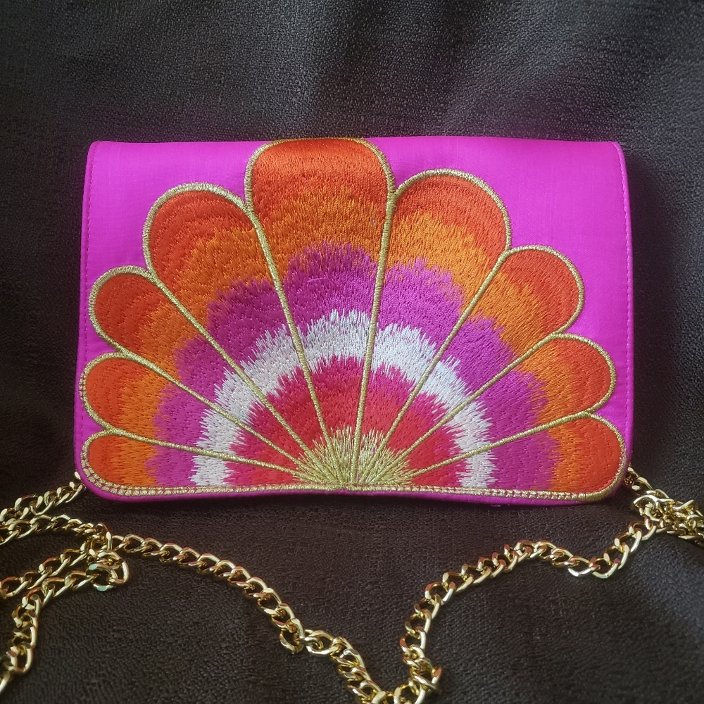 Shiraleah Chicago clutch purse